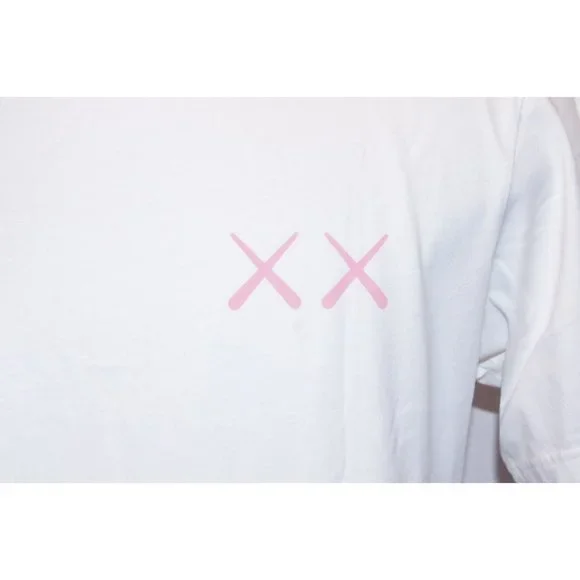 Uniqlo x KAWS T-Shirt - Picture 4 of 12